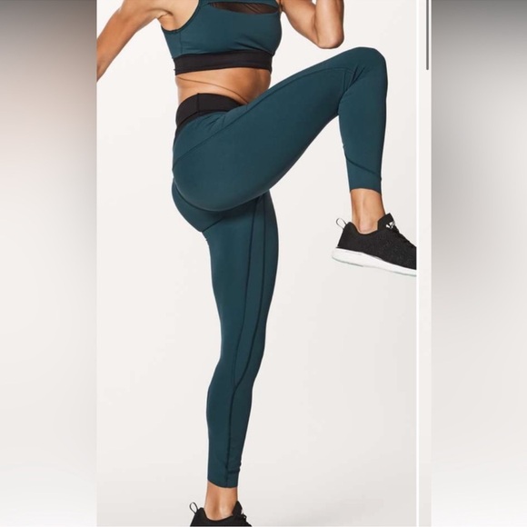 Set lululemon athletica Teal and Black leggings and sports bra - Picture 3 of 13